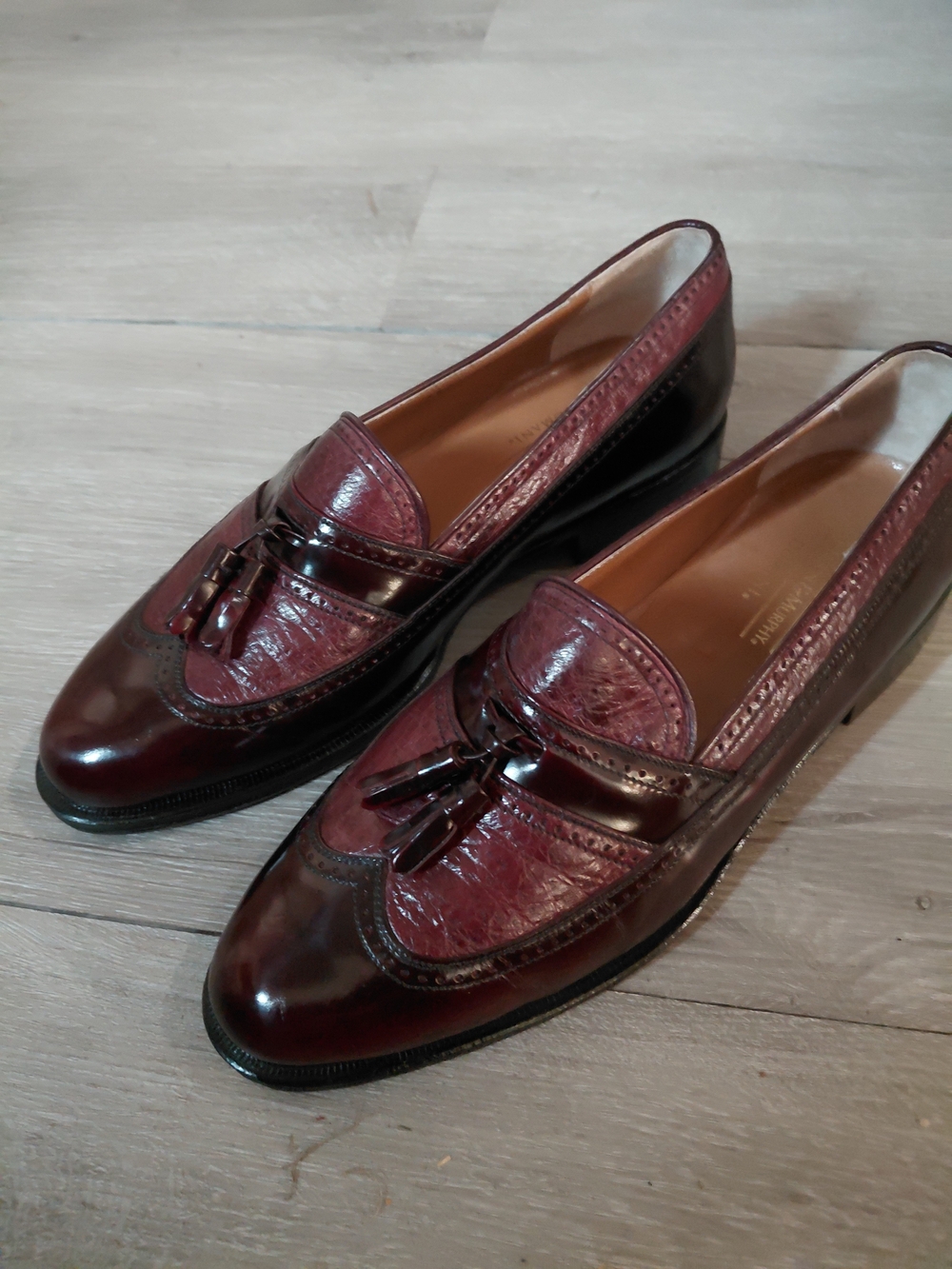 Johnston & Murphy Men's Burgundy & Mahogany Tassel Loafers